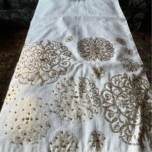 Elegant White and Gold Table Runner